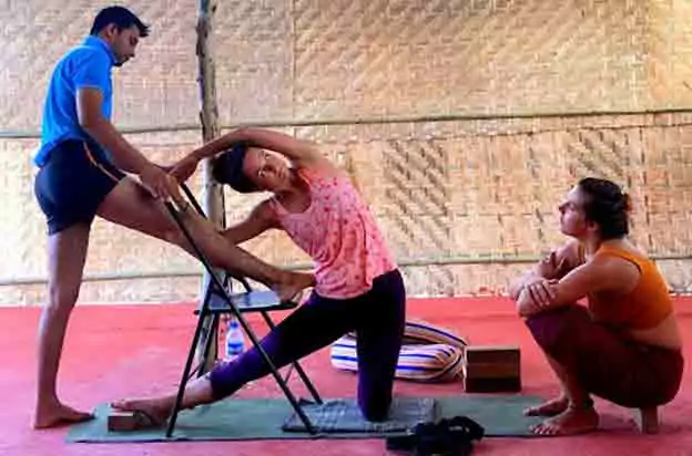 AYM – Yoga Teacher Training School