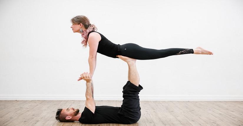 what is AcroYoga